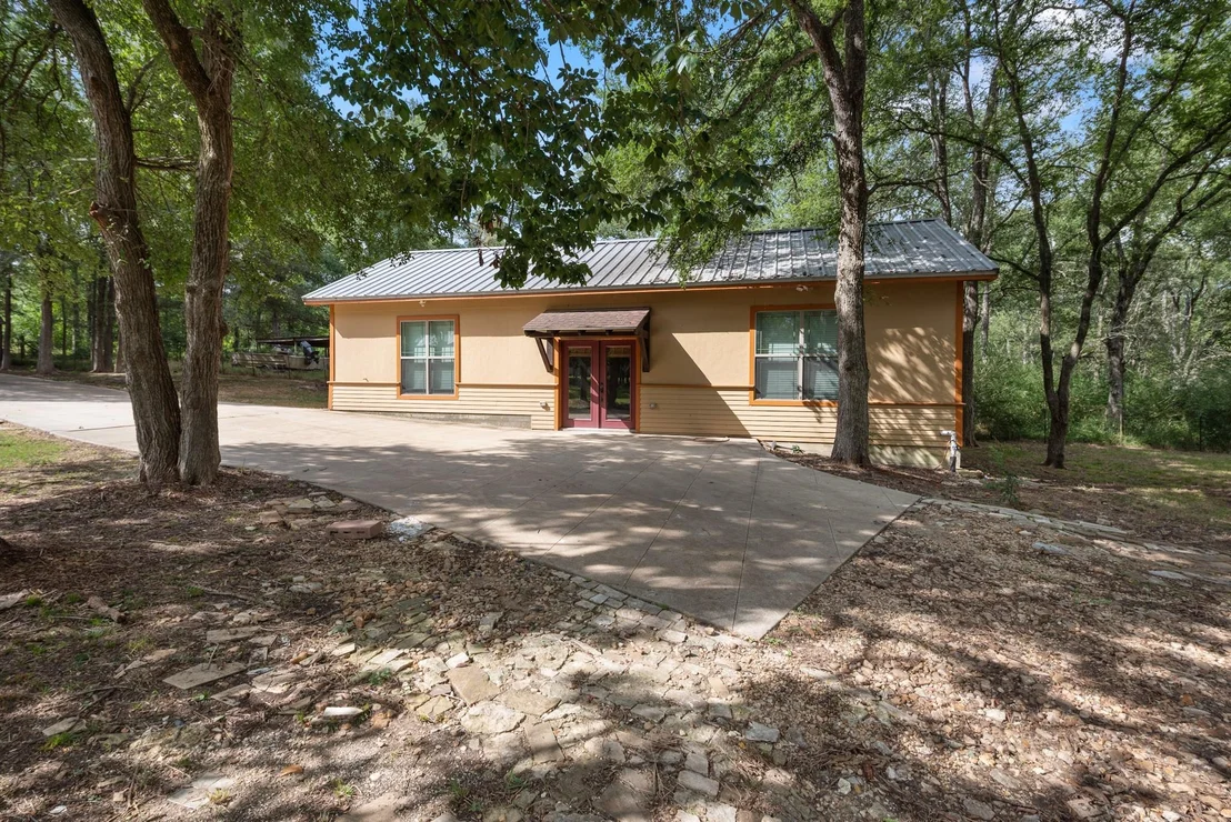 Photo of 1264 Matthews Way