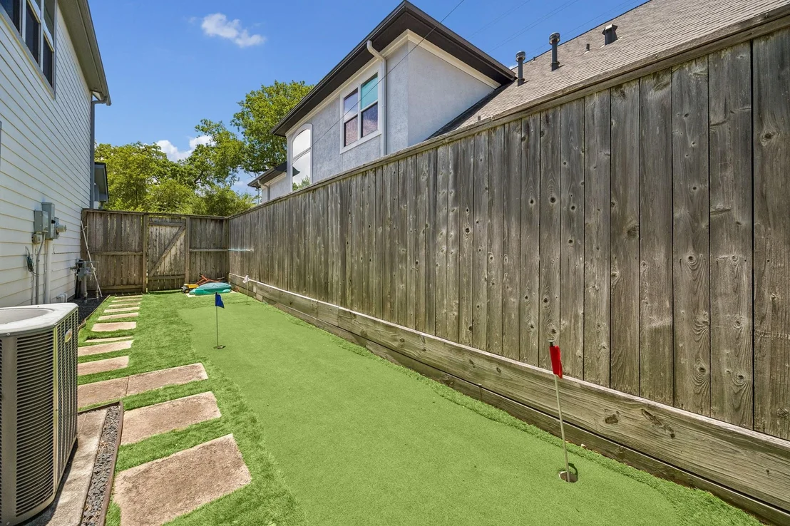 Photo of 1360 Chippendale Road