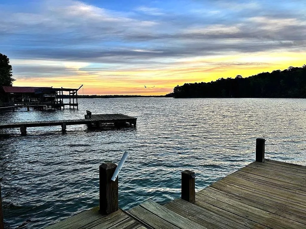 Photo of 308 N Point Drive