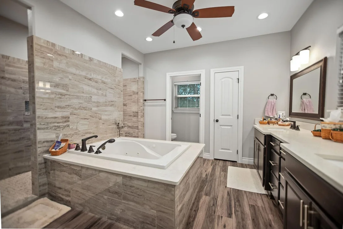 Photo of 437 Bischoff Road