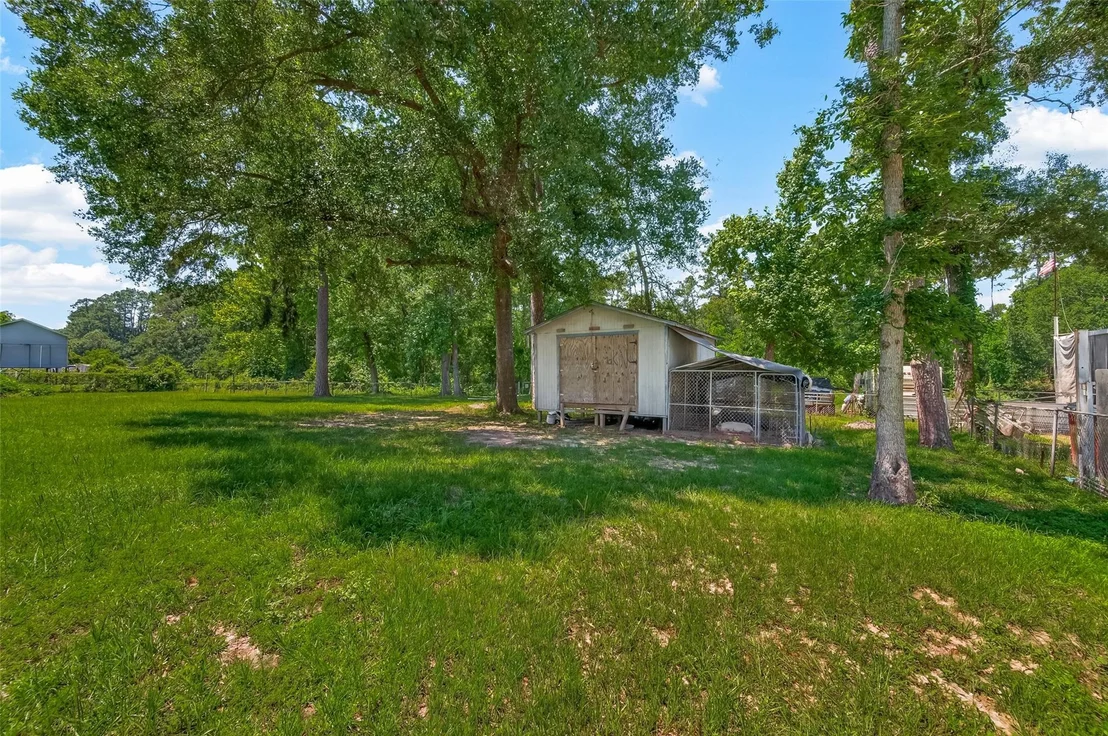 Photo of 25080 Lakeshore Drive