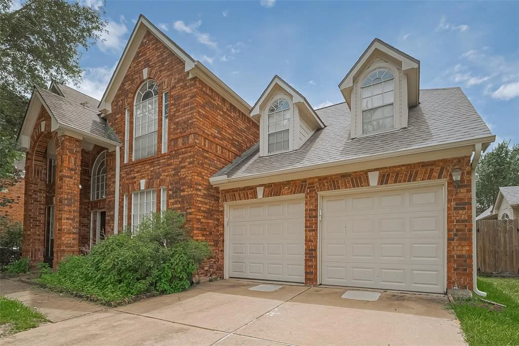 Photo of 1327 W Forest Drive