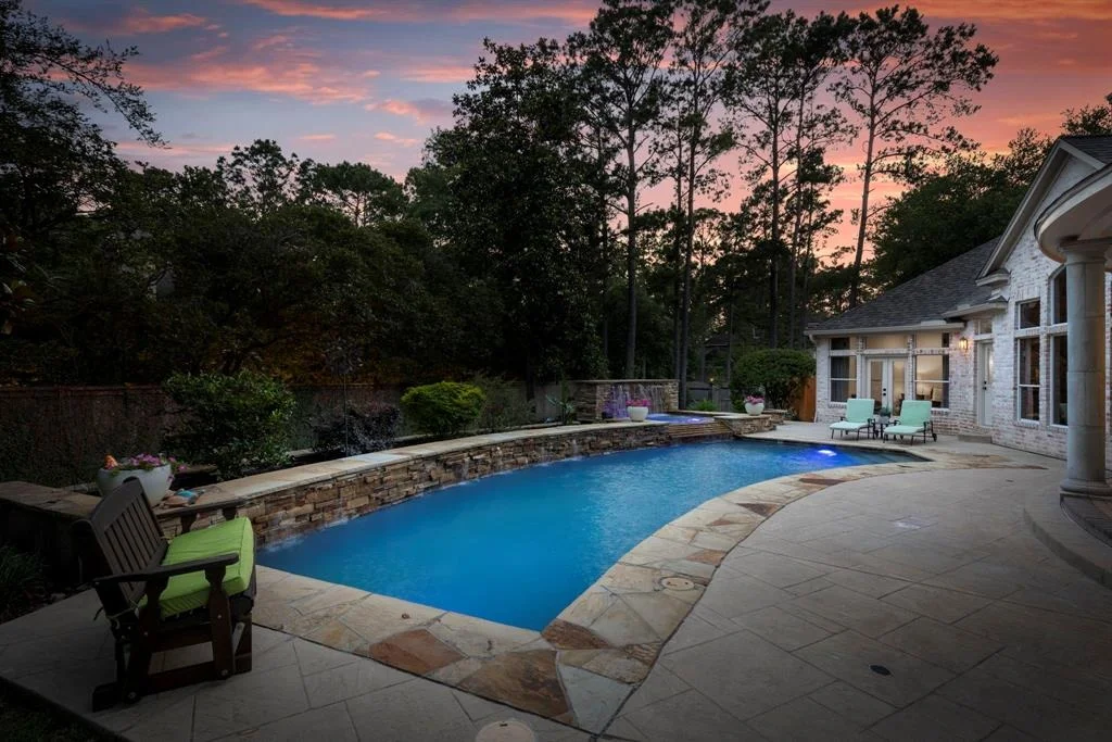 Photo of 63 N Wooded Brook Circle