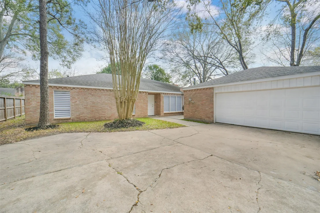 Photo of 1823 Cherry Bend Drive