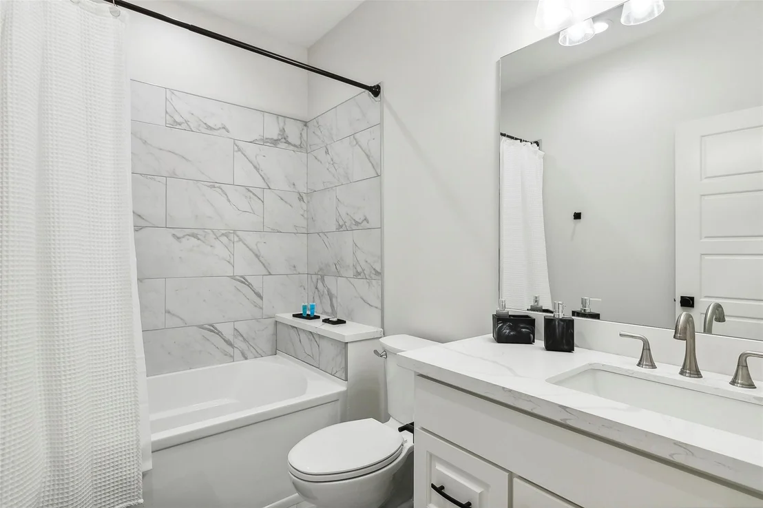 Photo of 175 Vantage Dr