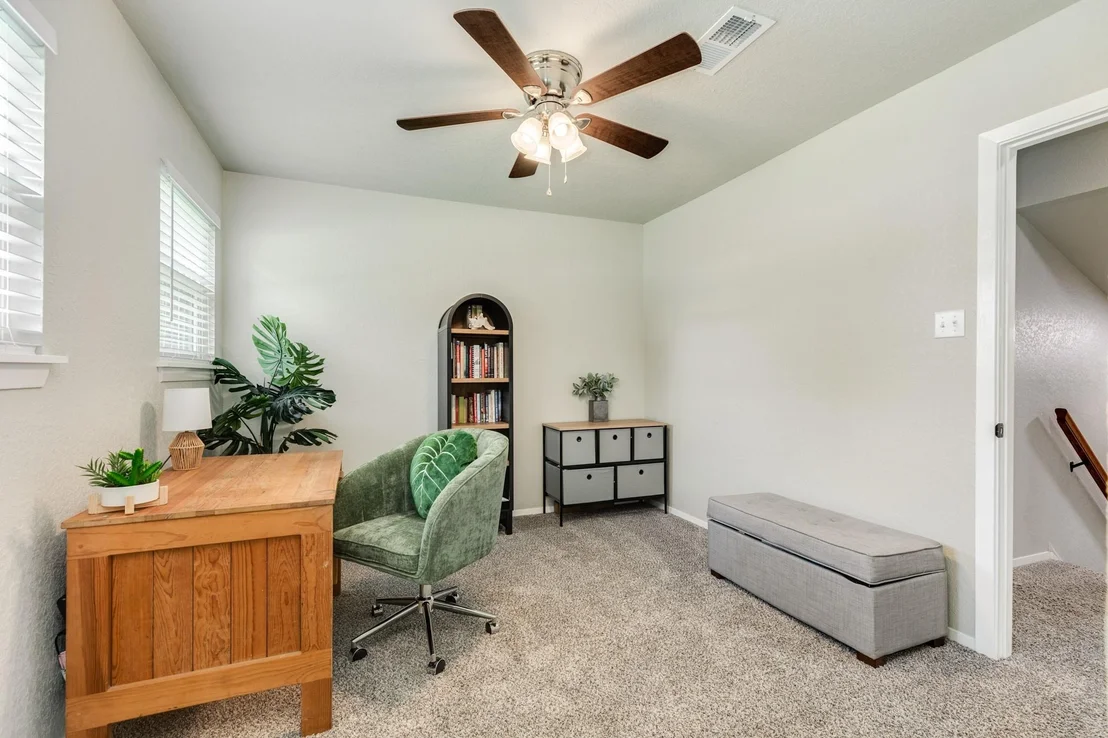 Photo of 811 Loggins Drive