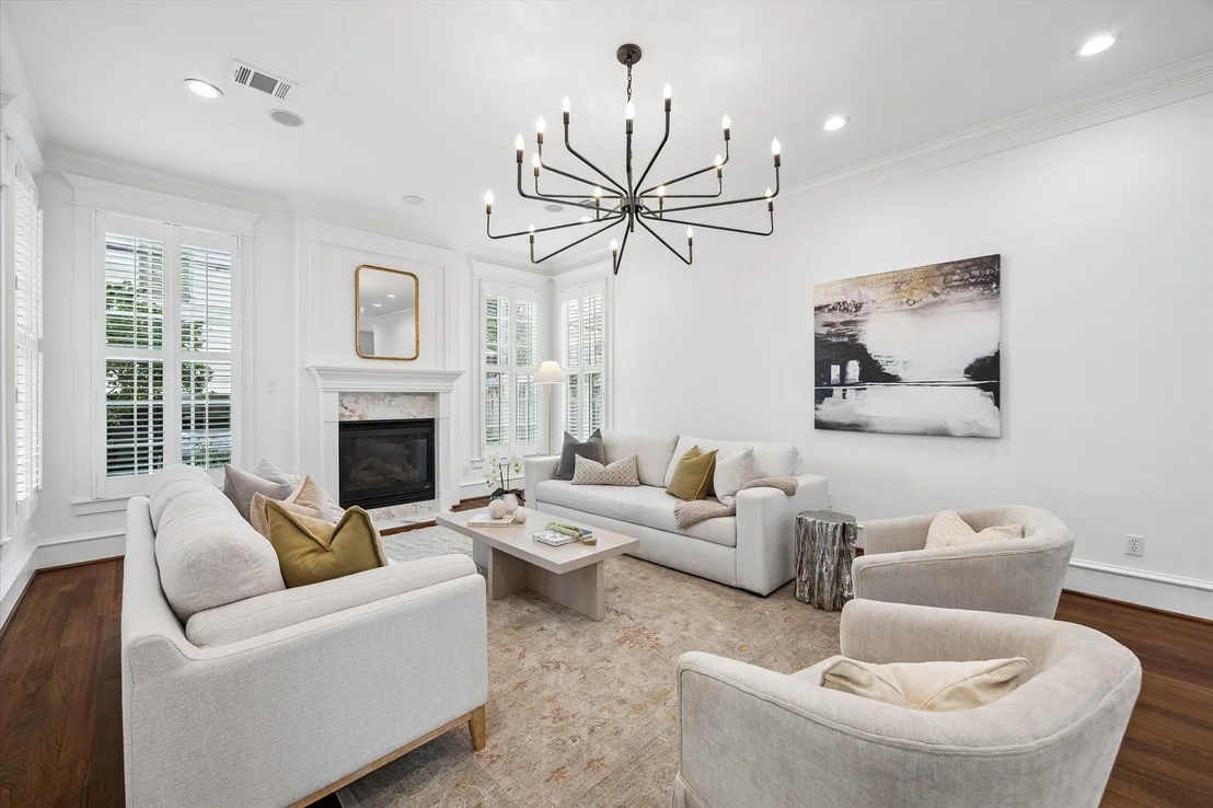 Photo of 705 W 9th Street