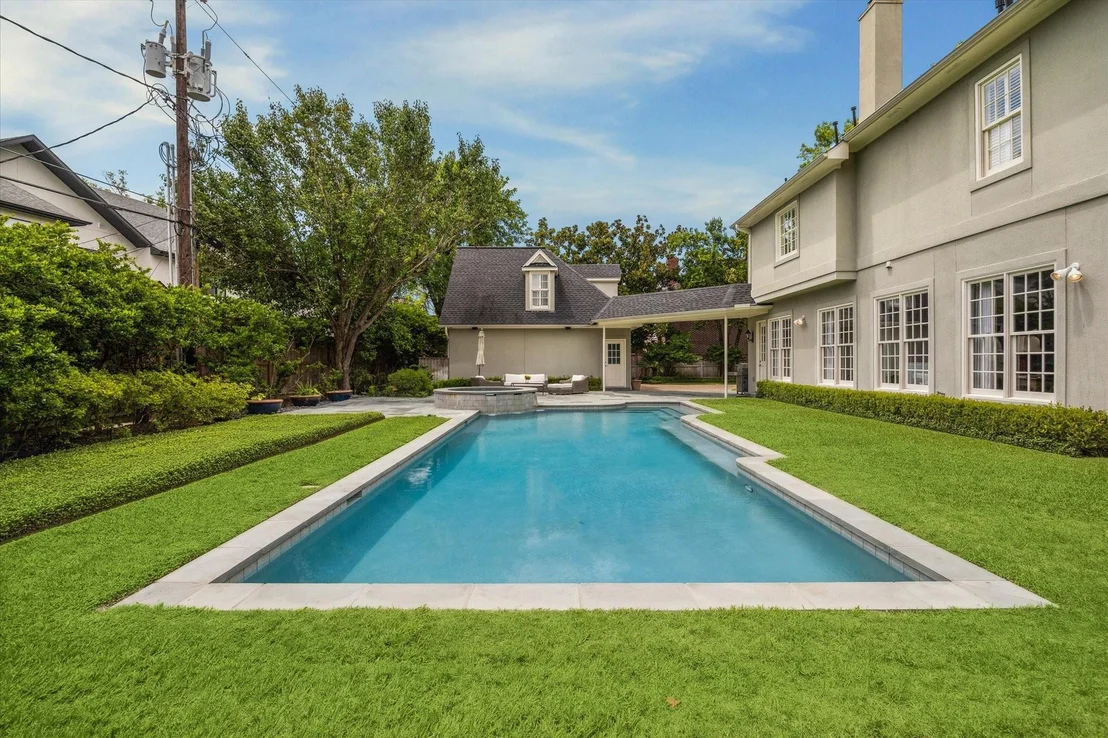 Photo of 5565 Tilbury Drive