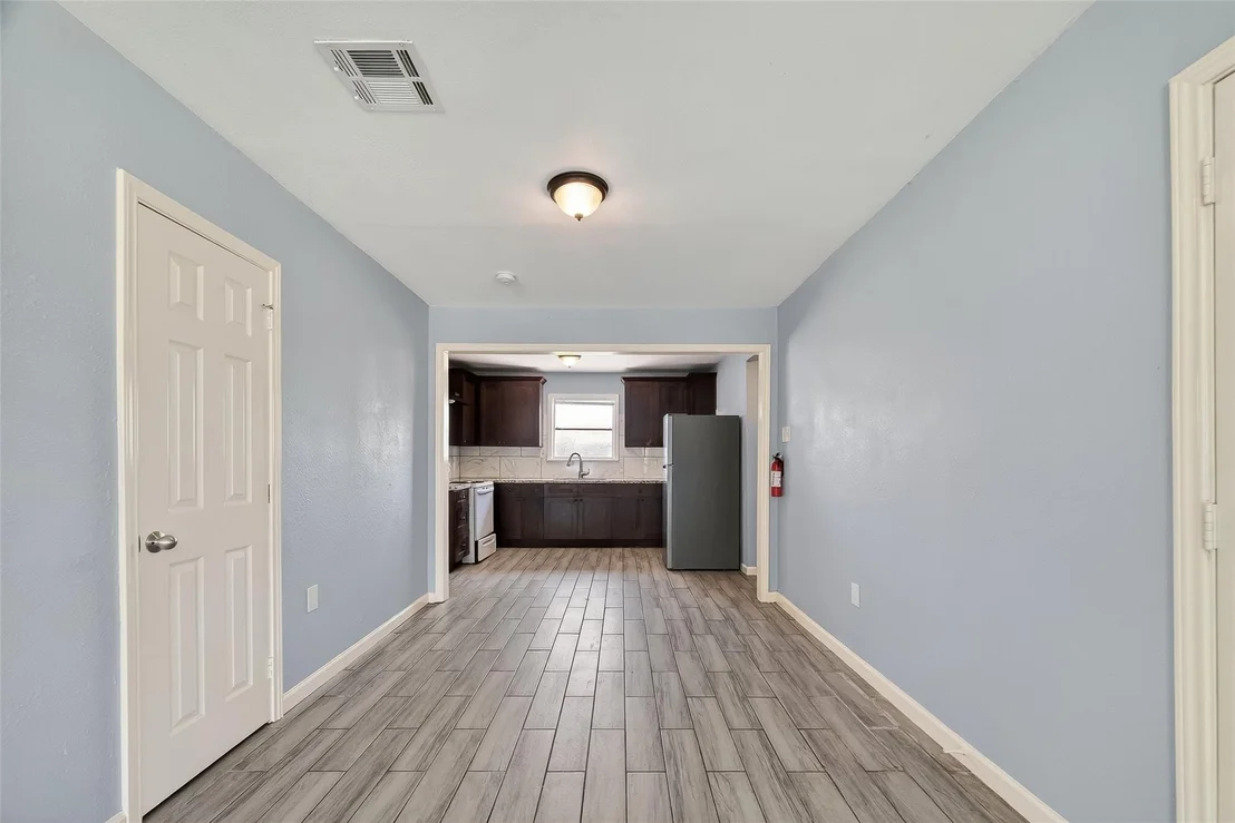 Photo of 6022 Lyndhurst Drive