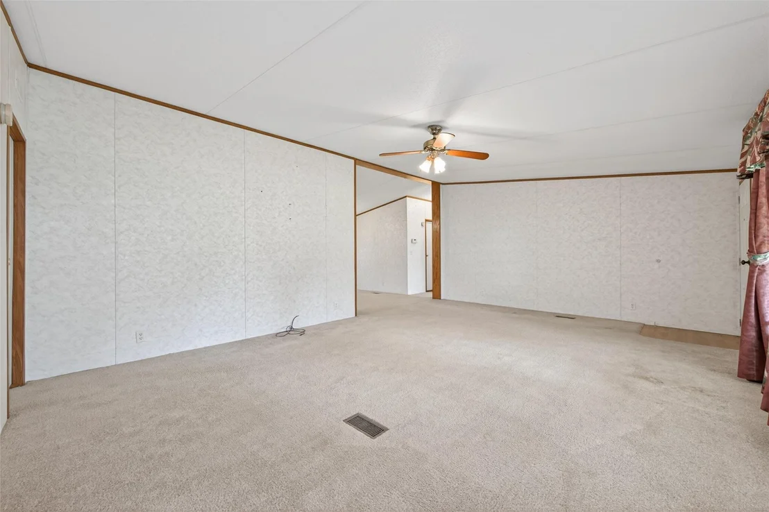 Photo of 121 E Oak Shadows