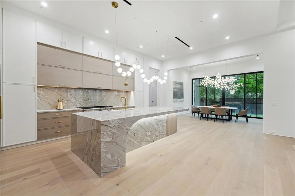 Photo of 4530 Birch
