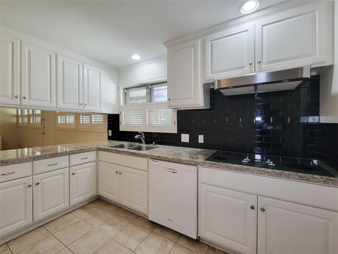 Photo of 4602 Redstart Street
