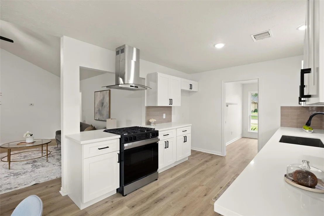 Photo of 518 Whitecap Drive