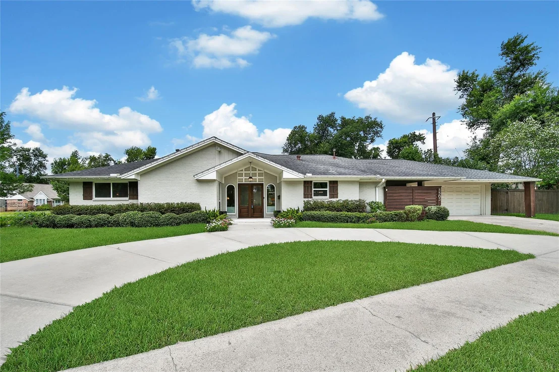 Photo of 1503 W T C Jester Boulevard