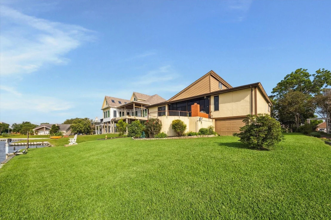 Photo of 2414 Baycrest Drive