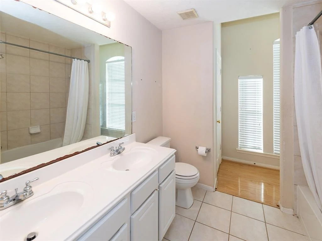 Photo of 5411 Summer Oak Drive