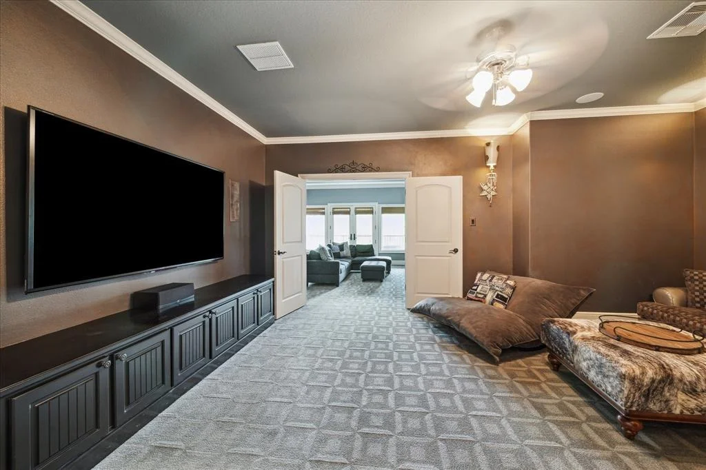 Photo of 23 E Loftwood Circle