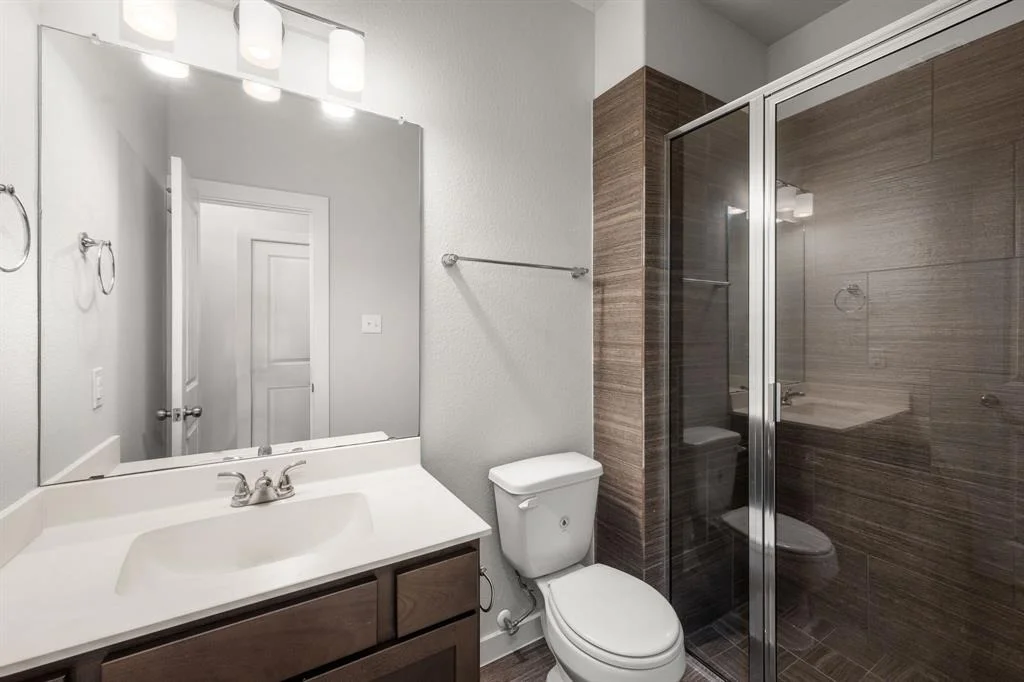 Photo of 6927 Glenmoor Drive