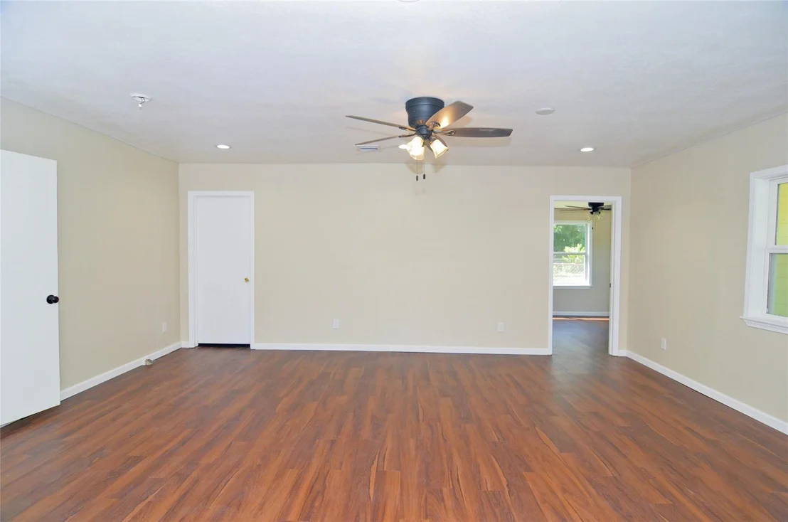 Photo of 1131 Globe Street