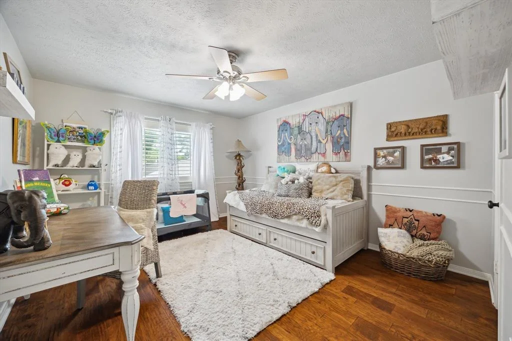 Photo of 15927 Meadowside Drive