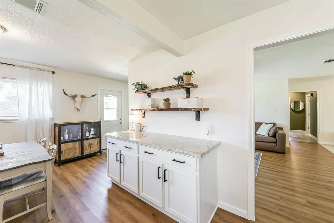 Photo of 323 Coventry Lane