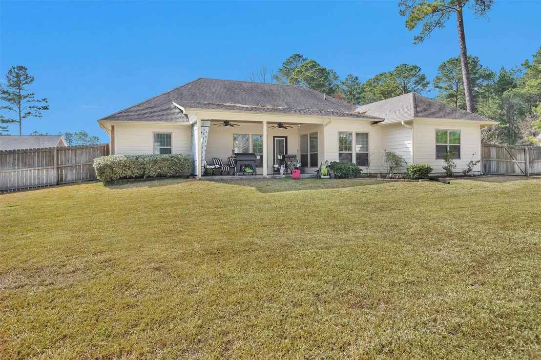Photo of 300 Deer Trace Boulevard
