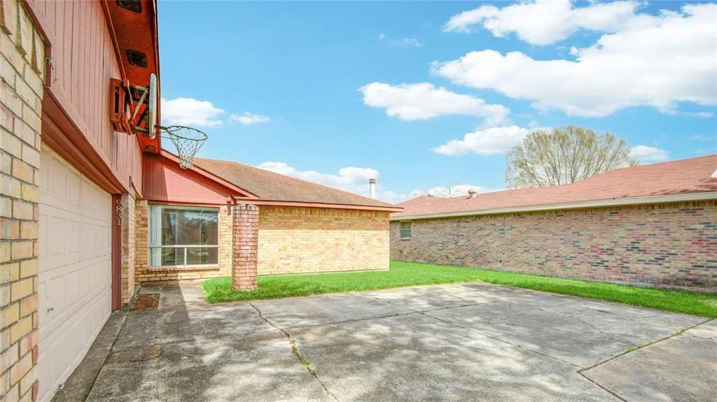 Photo of 9831 Shell Rock Road