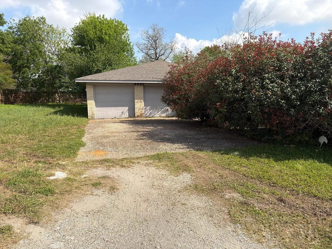 Photo of 9950 Genard Road