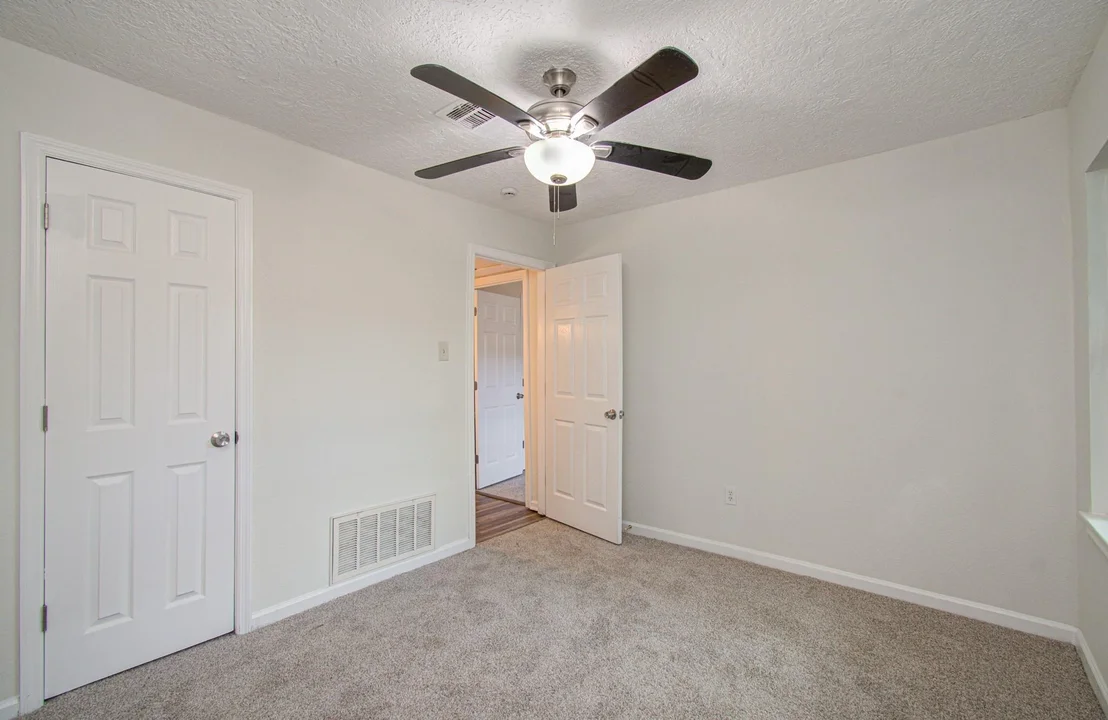 Photo of 5634 Ridgeway Drive
