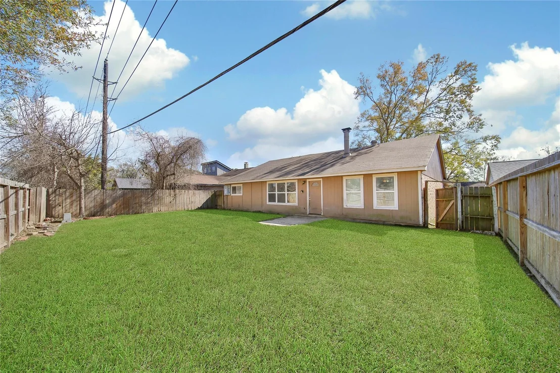 Photo of 426 N Compass Rose Circle