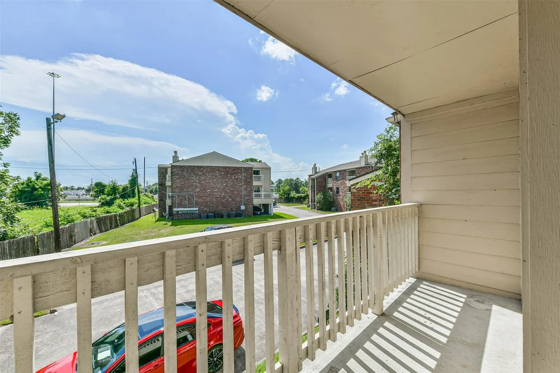 Photo of Unit 243D at 2501 Gulf Freeway