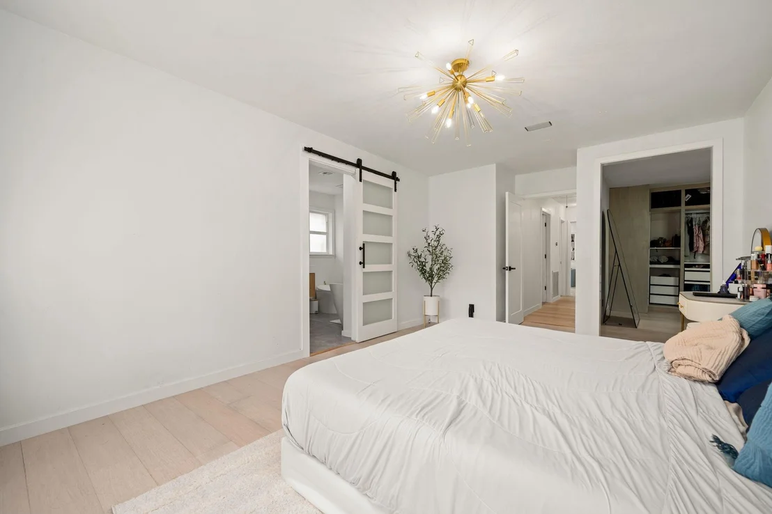 Photo of 2211 Pomeran Drive