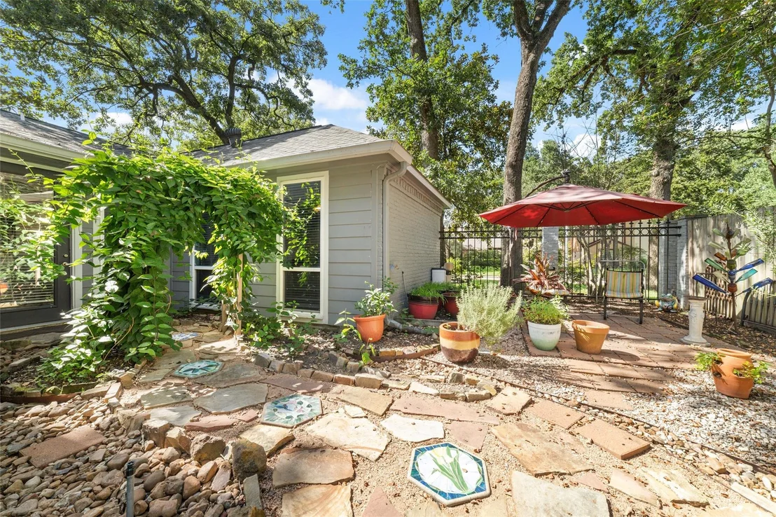 Photo of 10823 Dunbrook Drive
