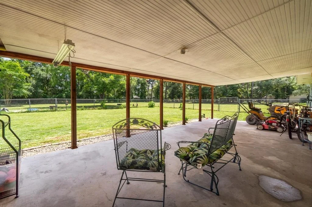 Photo of 2499 Centerline Road