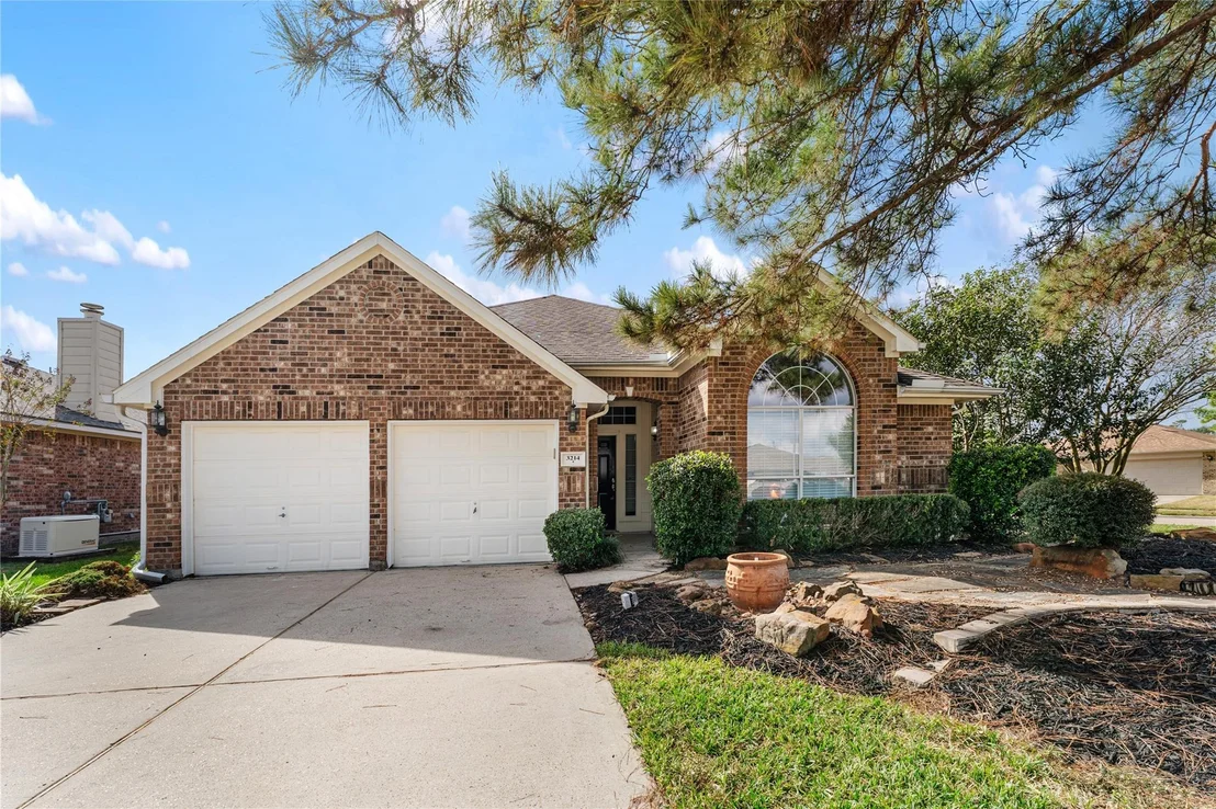 Photo of 3214 Falcon Trail Drive