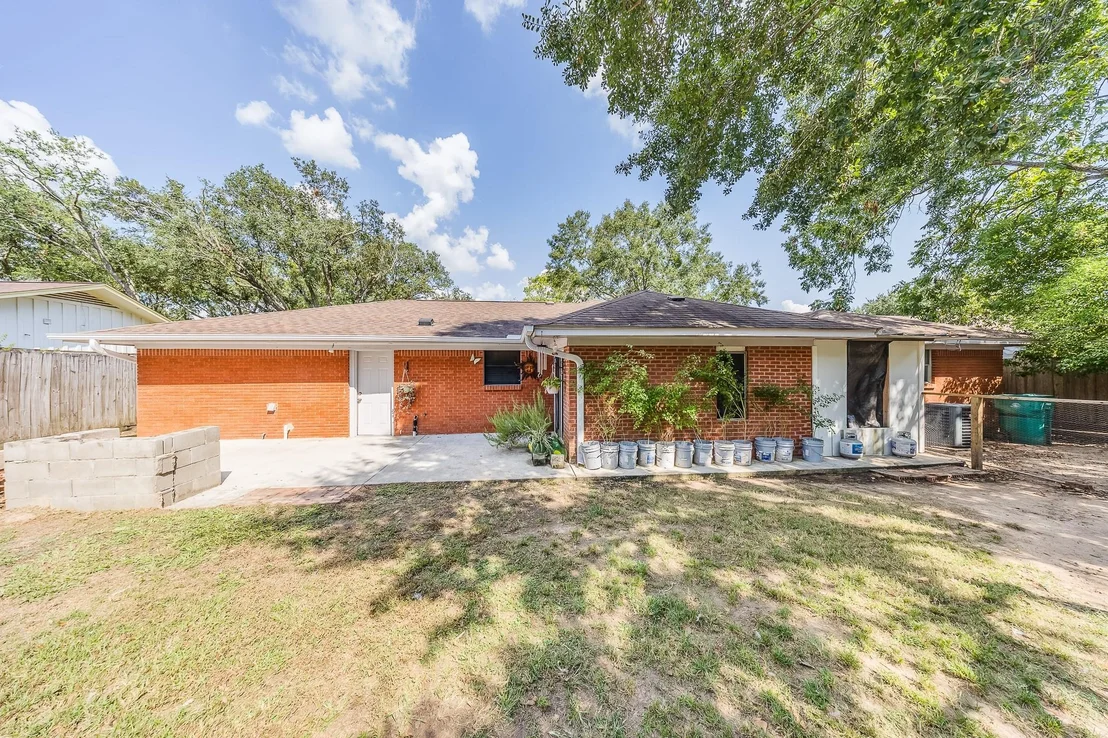 Photo of 1900 Clayton Drive