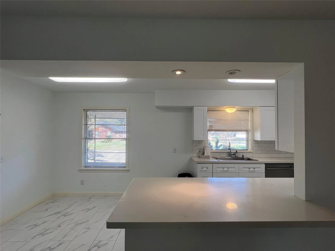 Photo of 5103 Creekbend Drive