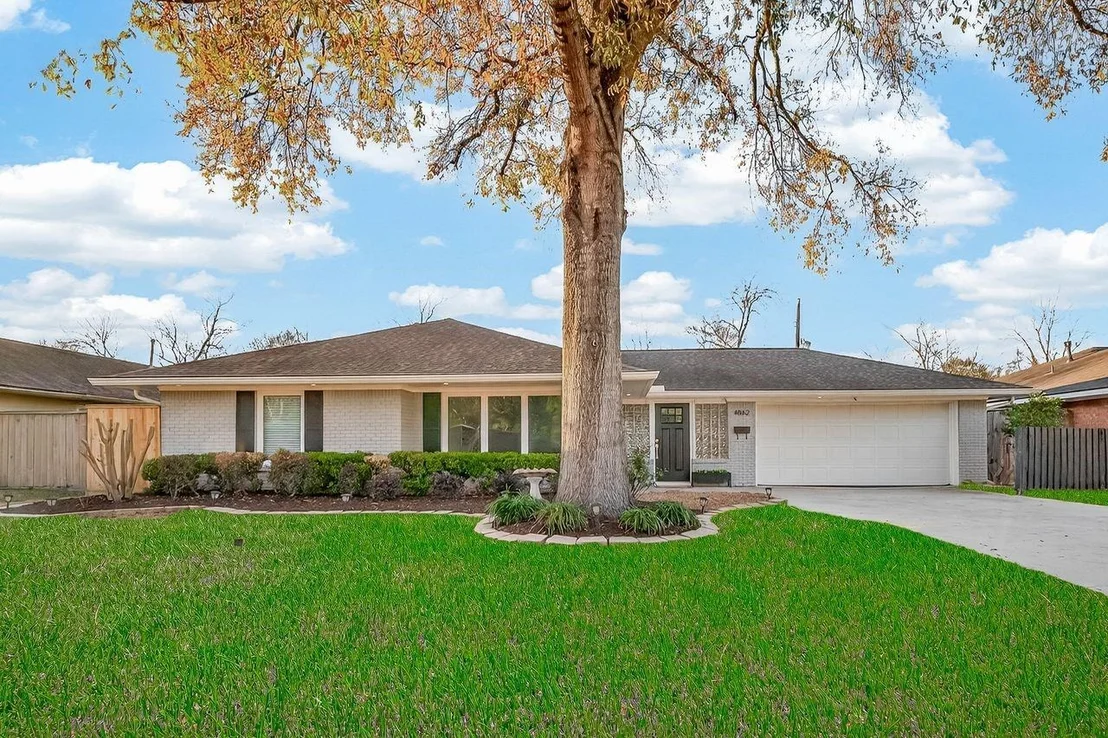 Photo of 4862 Creekbend Drive