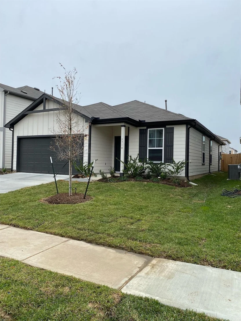 Photo of 5718 Finely Run Street