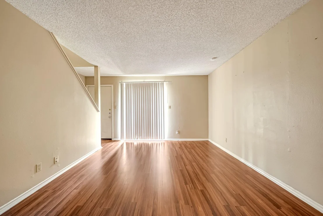 Photo of Unit 256D at 2501 Gulf Freeway