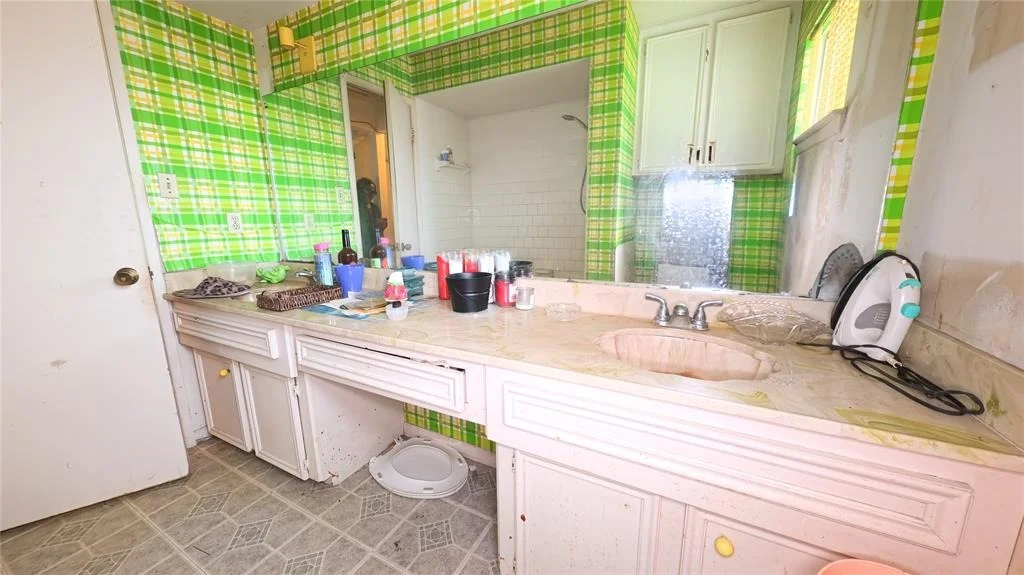 Photo of 251 Holyhead Drive