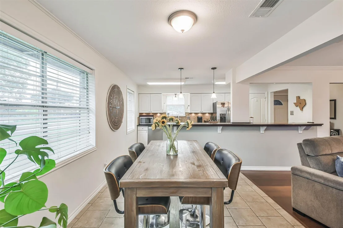 Photo of 10502 Deval Drive