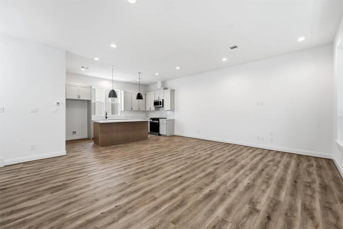 Photo of 4834 Pinemont Drive