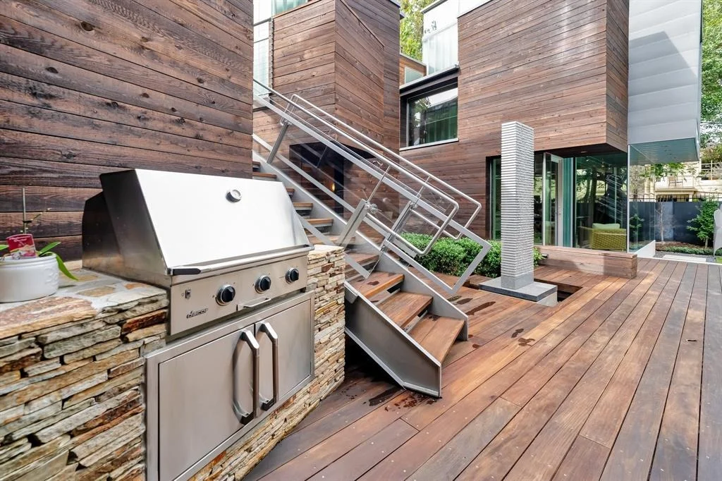 Photo of 2320 Blue Bonnet Boulevard