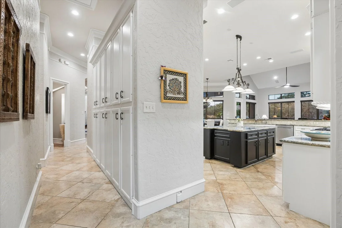 Photo of 6810 Anthonia Lane