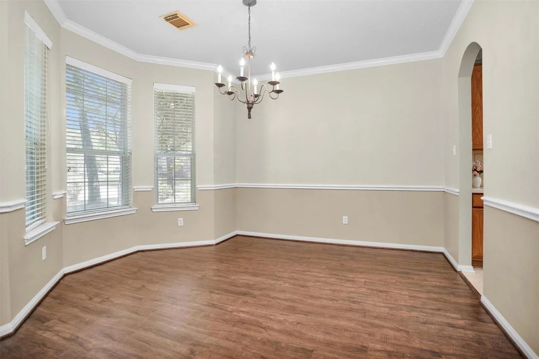 Photo of 6 W Whistlers Bend Circle