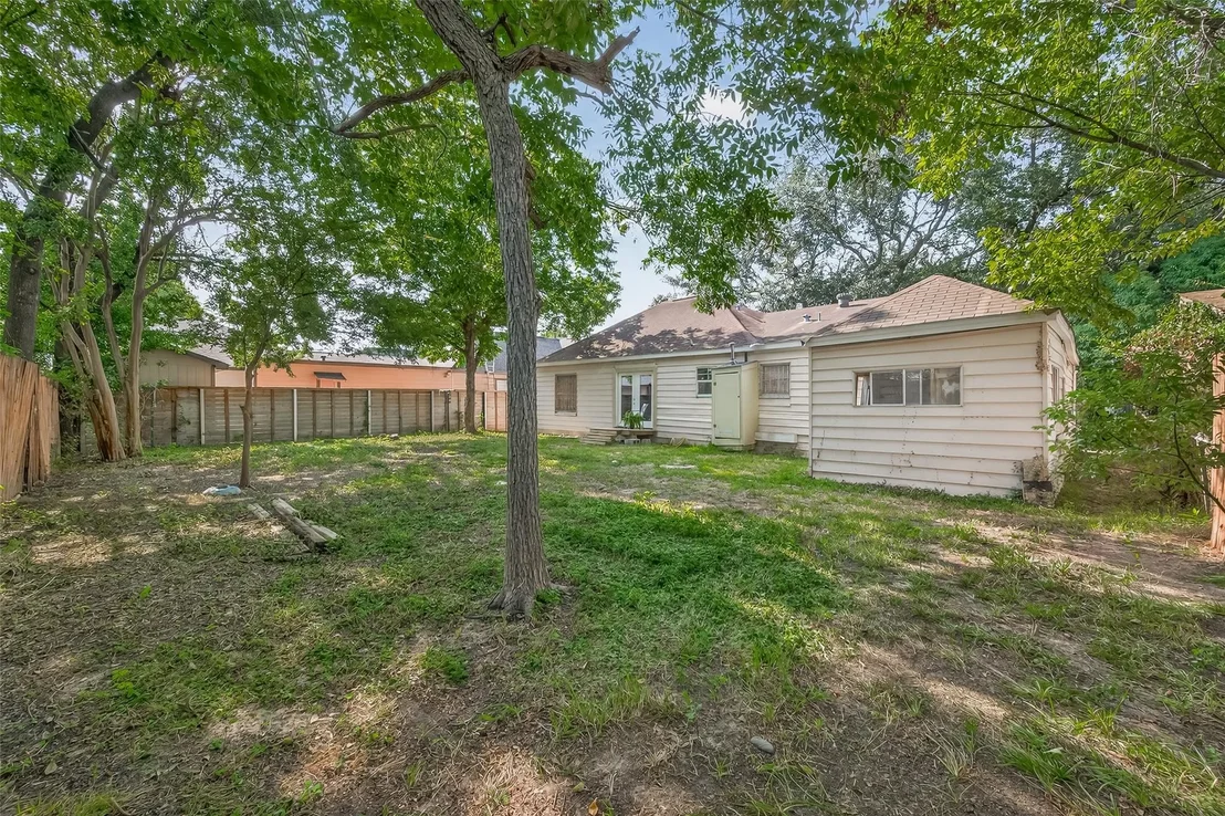 Photo of 5223 Clay Street