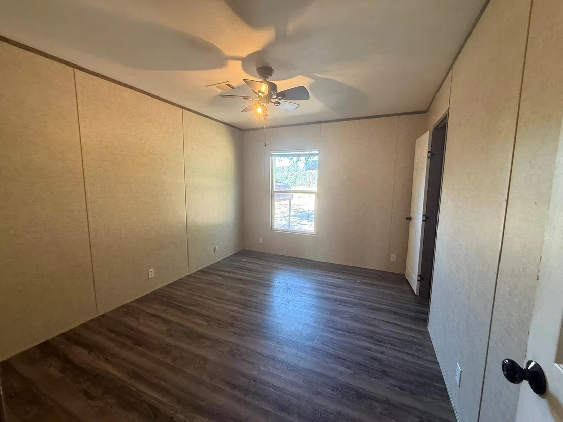 Photo of 600 Lakeview Loop