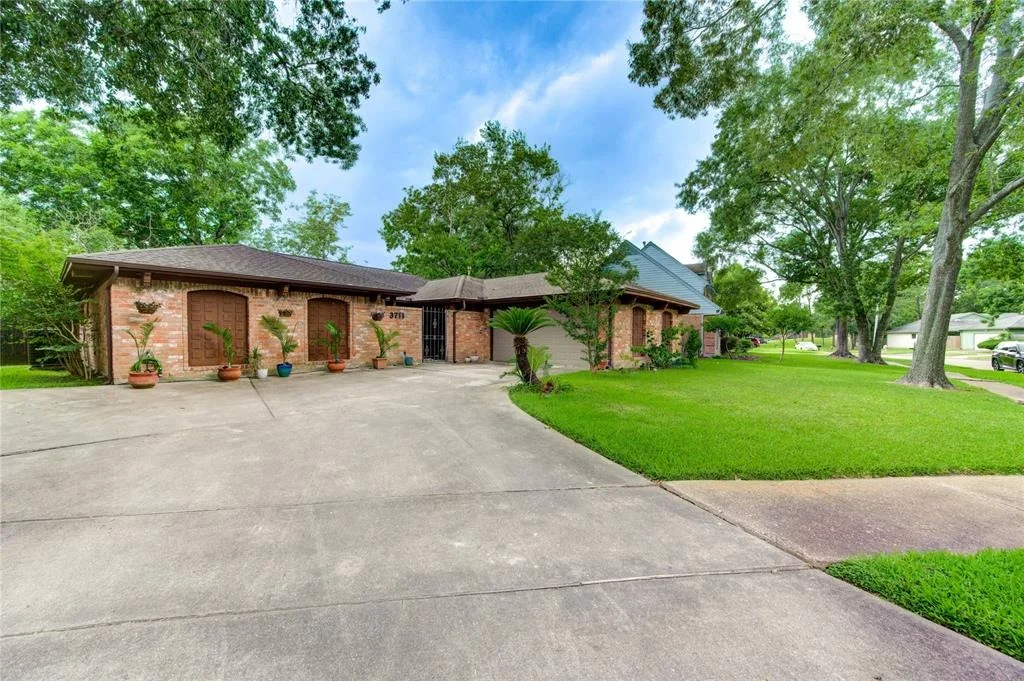 Photo of 3711 Glenmeade Drive