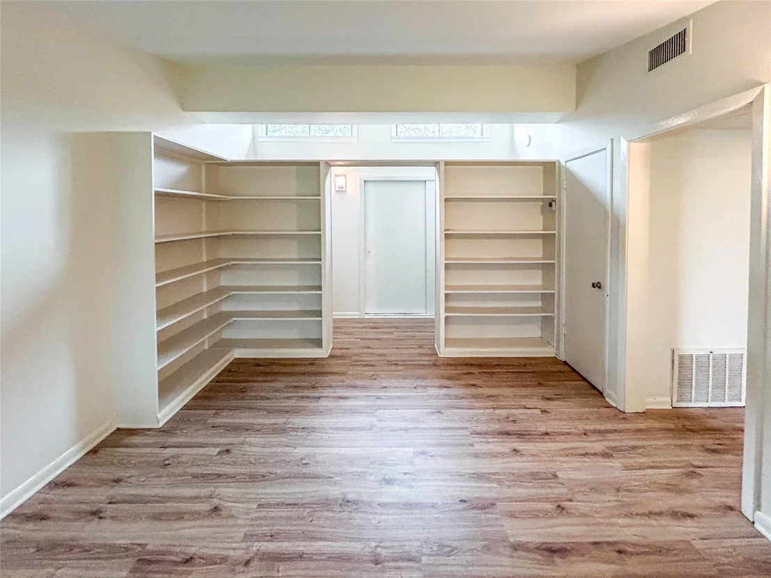 Photo of 530 Circle Way